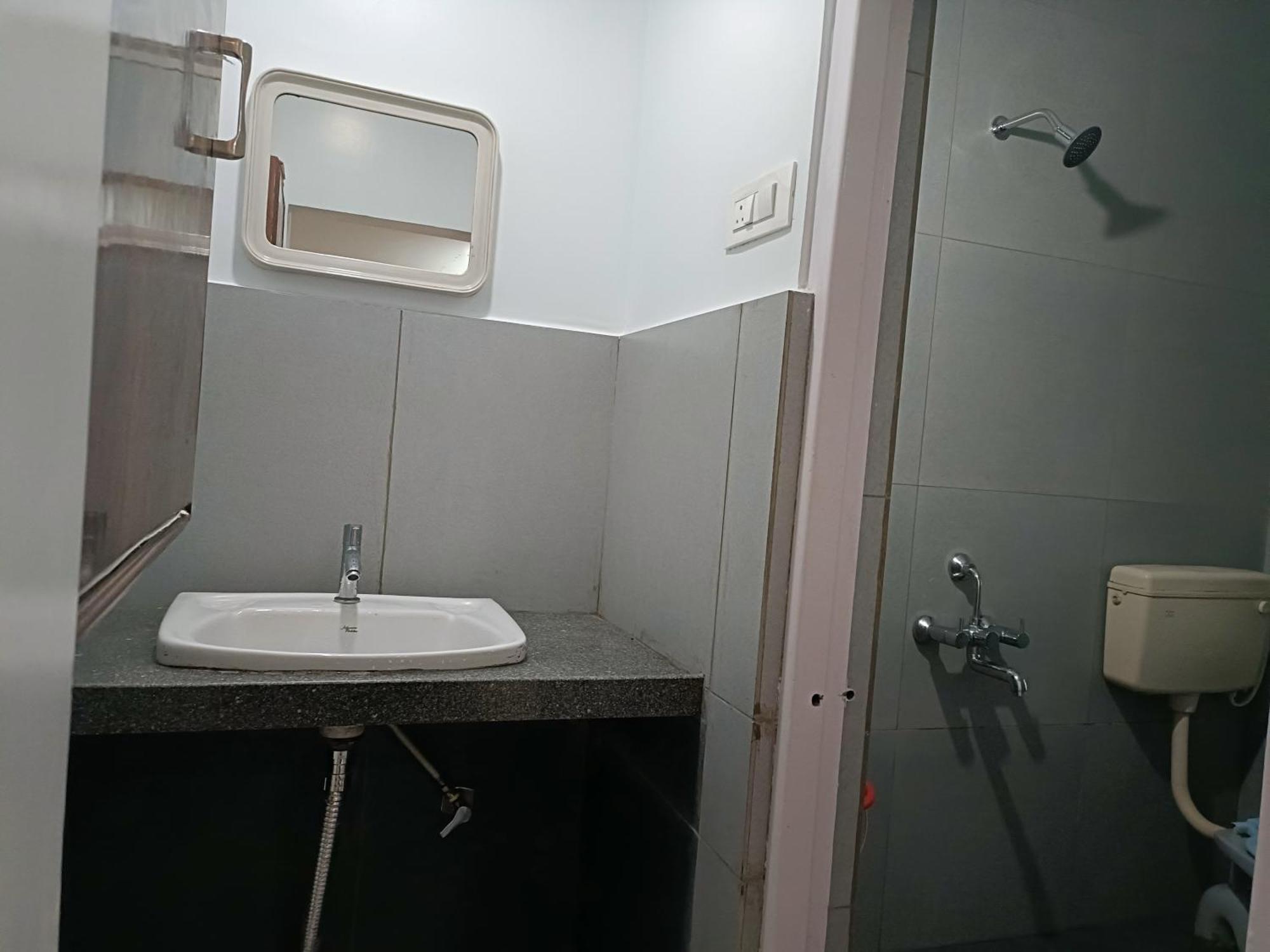 Hotel Parth Residency 戈尔哈布尔 外观 照片