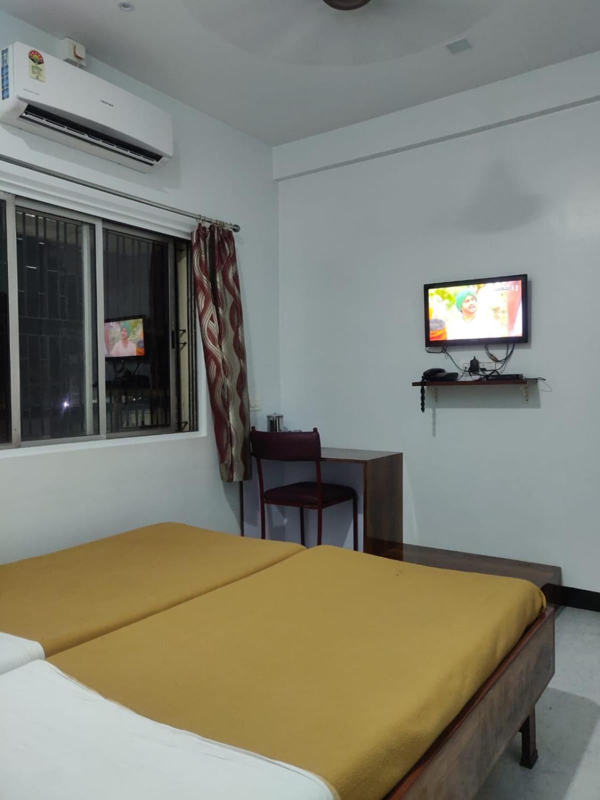 Hotel Parth Residency 戈尔哈布尔 外观 照片
