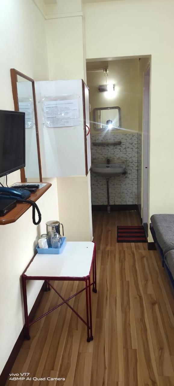 Hotel Parth Residency 戈尔哈布尔 外观 照片