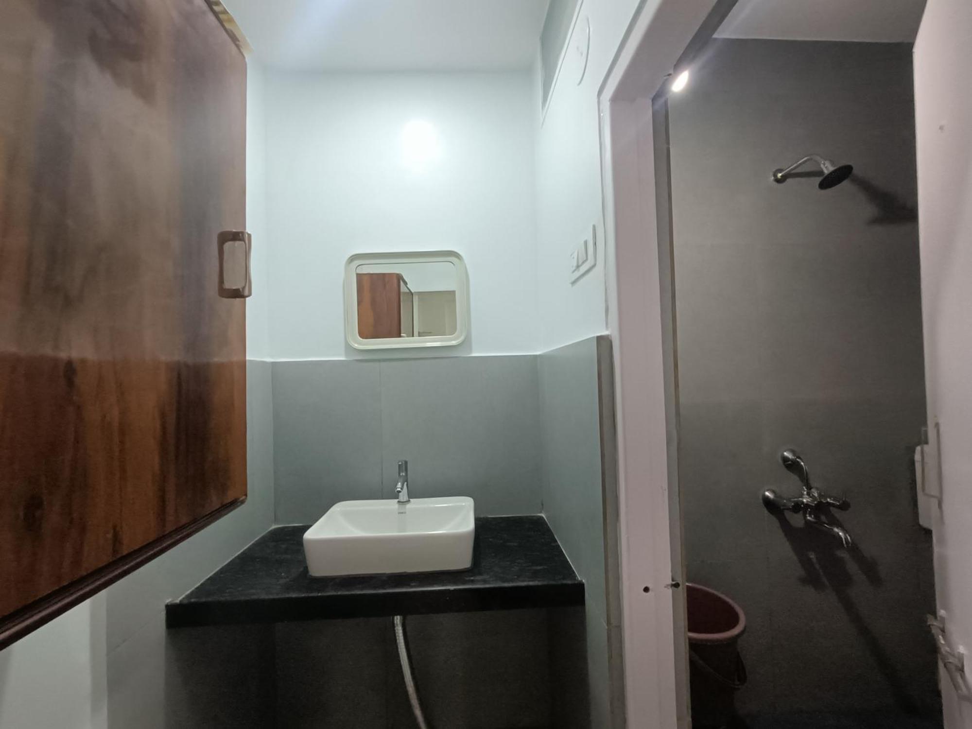 Hotel Parth Residency 戈尔哈布尔 外观 照片