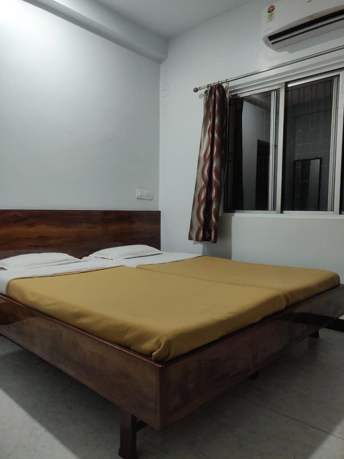Hotel Parth Residency 戈尔哈布尔 外观 照片