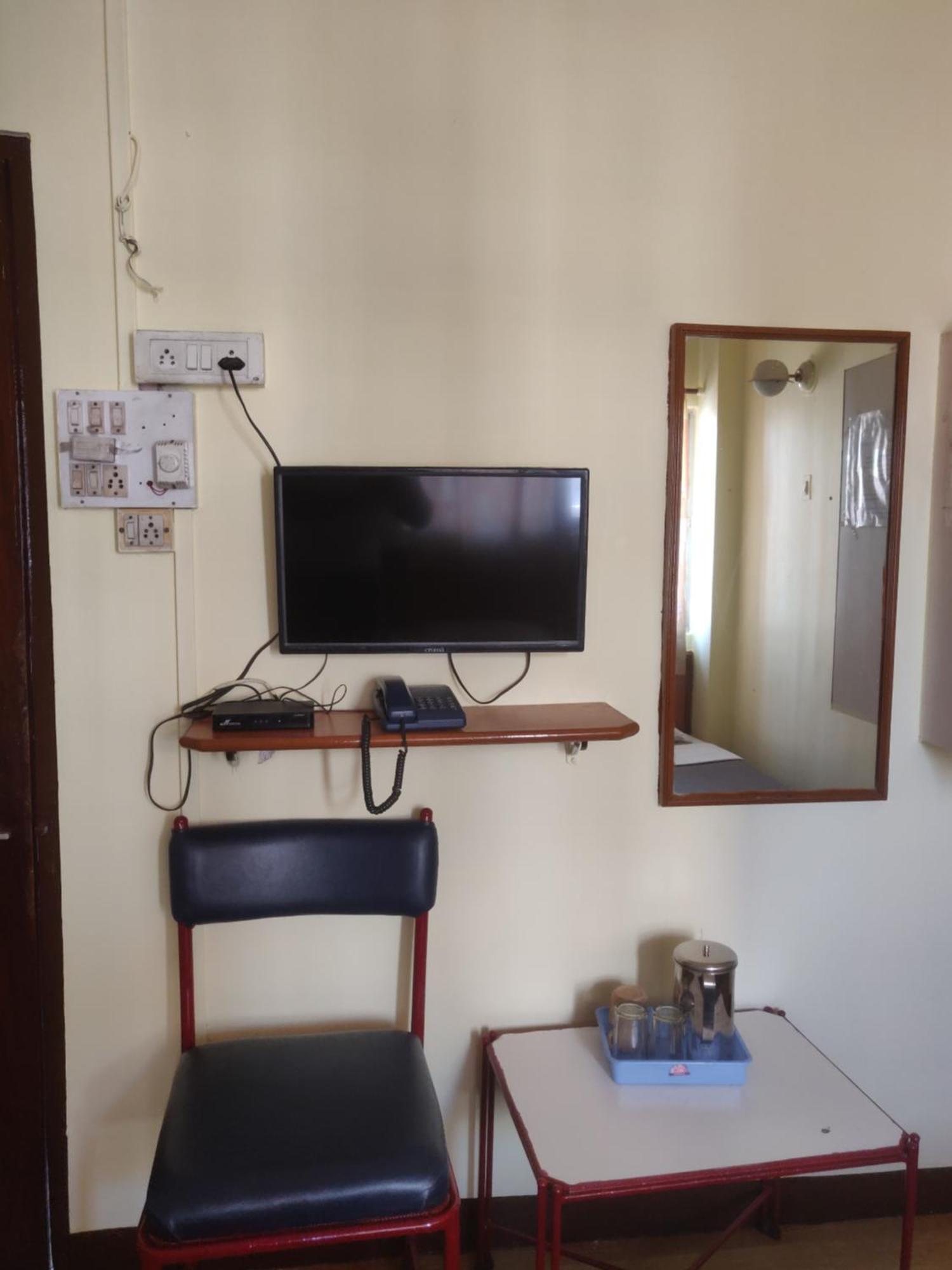 Hotel Parth Residency 戈尔哈布尔 外观 照片